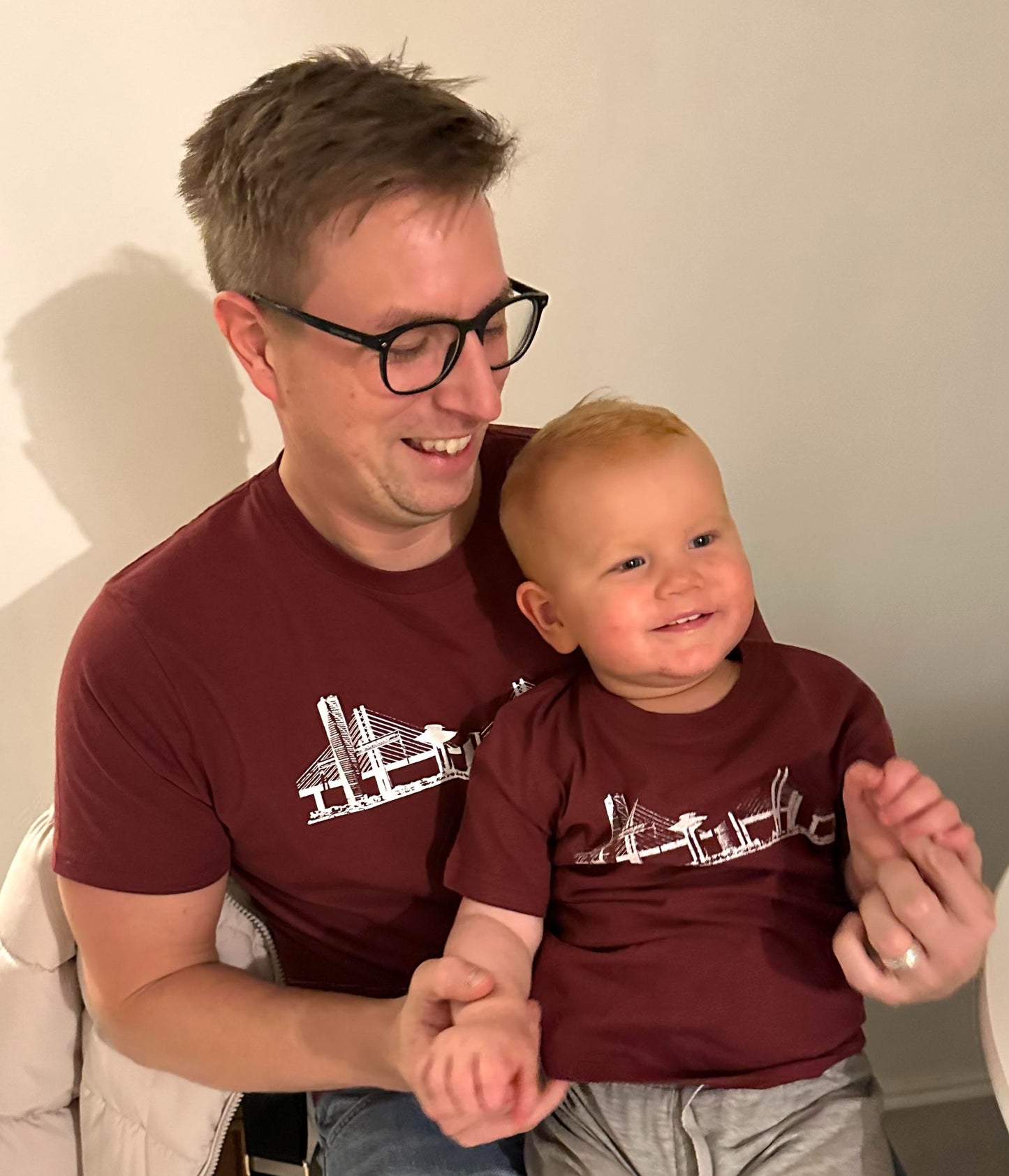 Herr t-shirt Malmö skyline burgundy